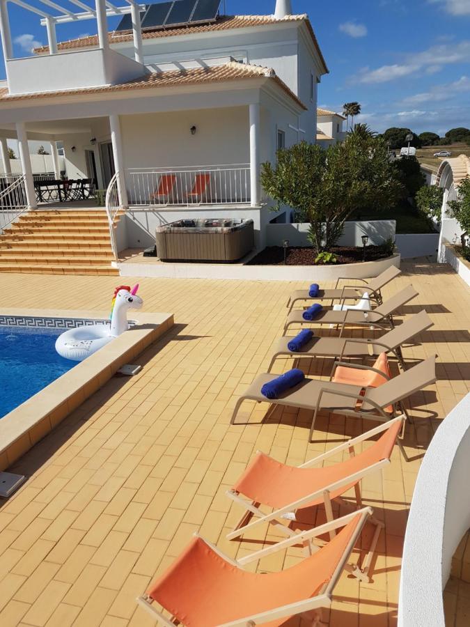 Sunset Villa by Laranjal Rentals Olhos de Agua  Bagian luar foto