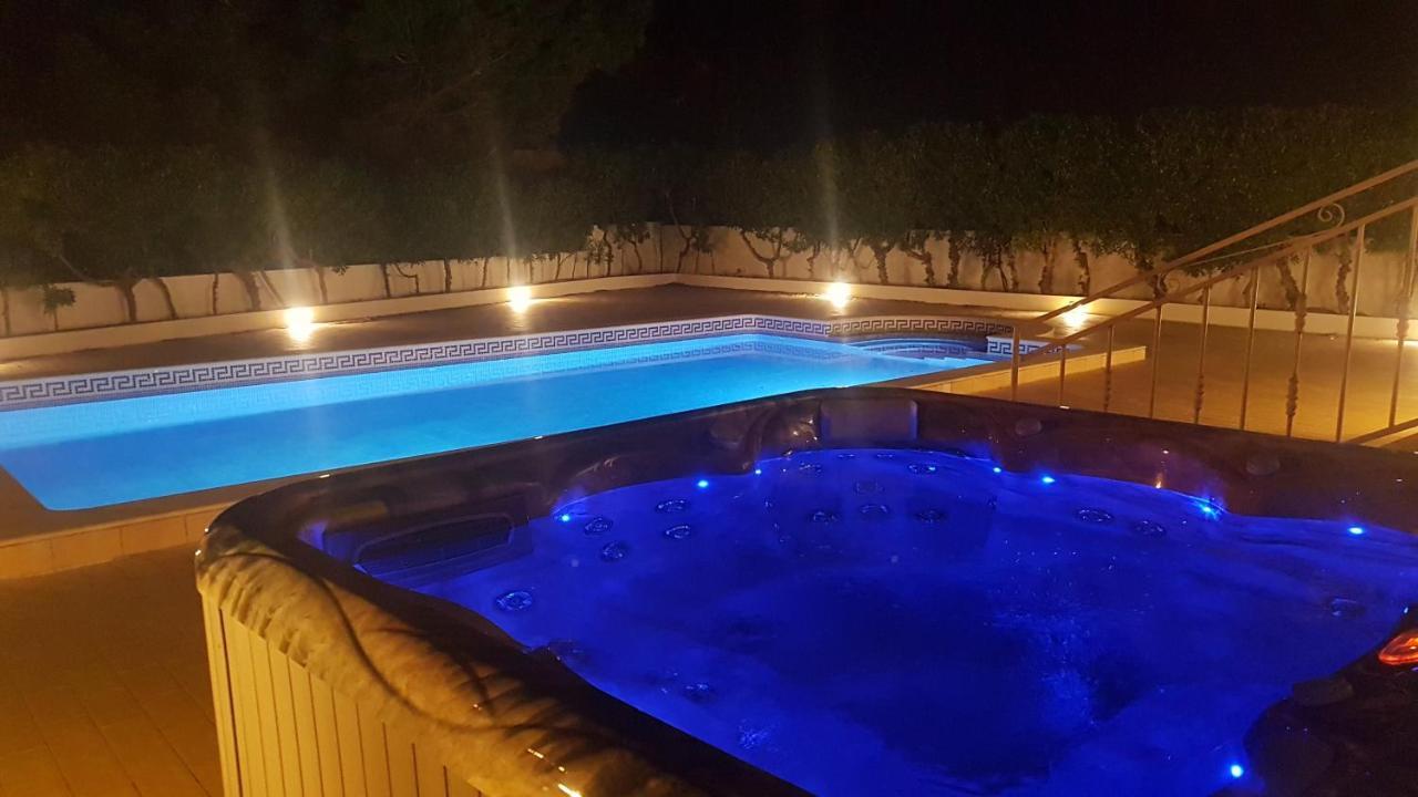 Sunset Villa by Laranjal Rentals Olhos de Agua  Bagian luar foto
