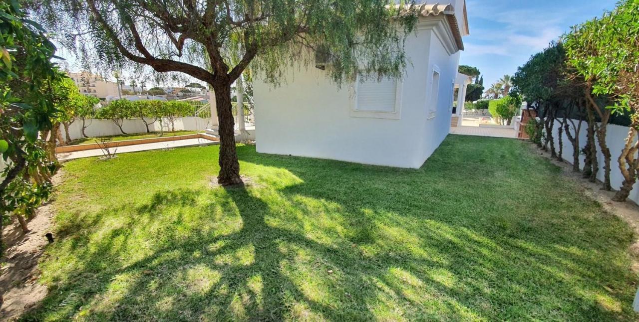 Sunset Villa by Laranjal Rentals Olhos de Agua  Bagian luar foto