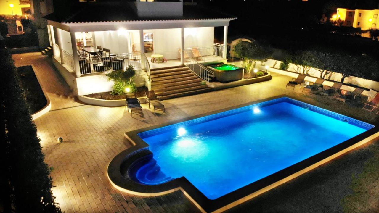 Sunset Villa by Laranjal Rentals Olhos de Agua  Bagian luar foto