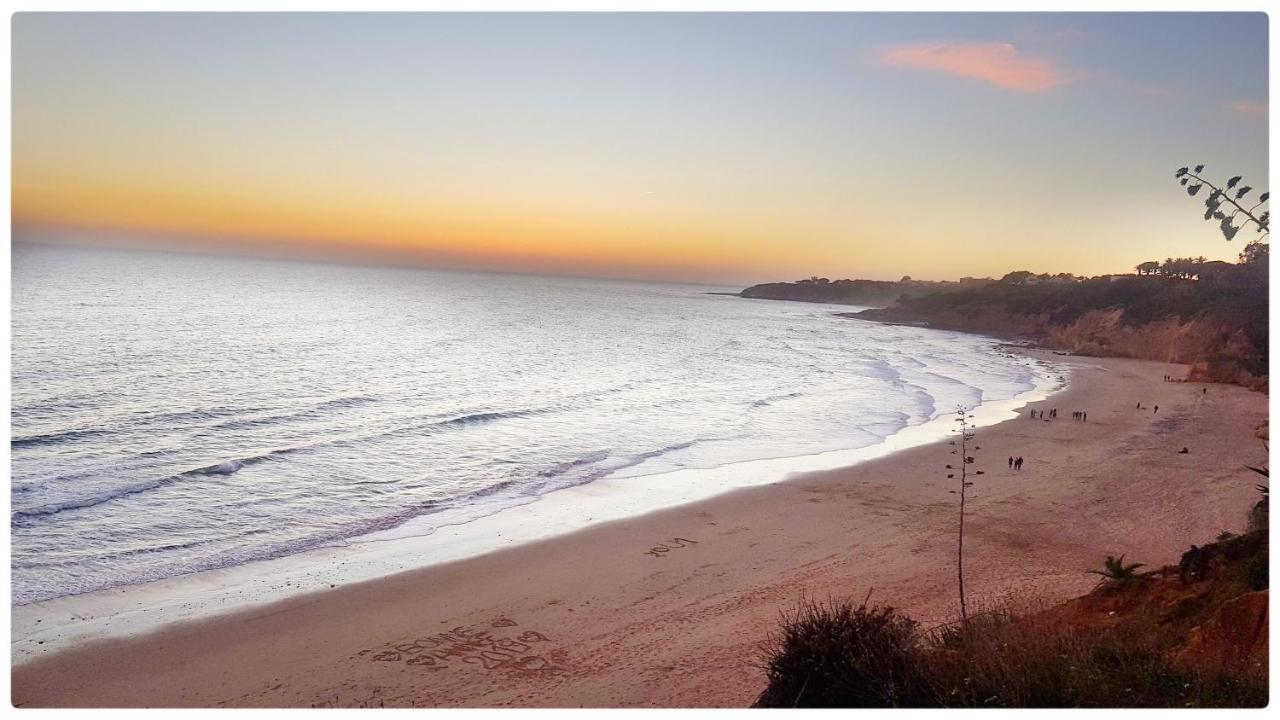 Sunset Villa by Laranjal Rentals Olhos de Agua  Bagian luar foto